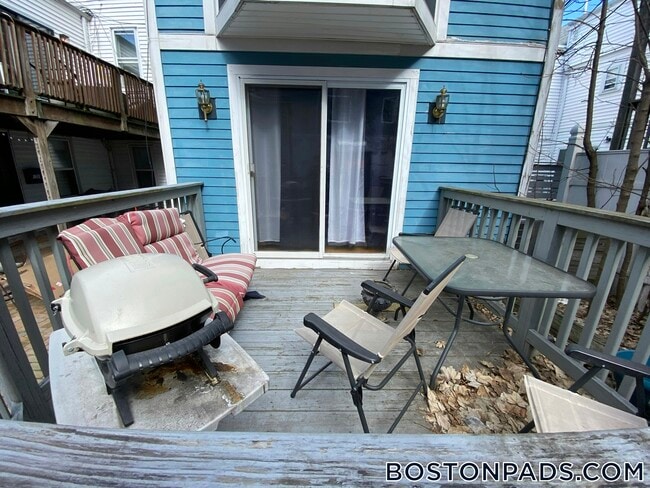 Photo - 241 W 3rd St Unit 2