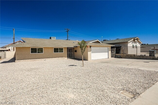 Photo - 1320 Robin St