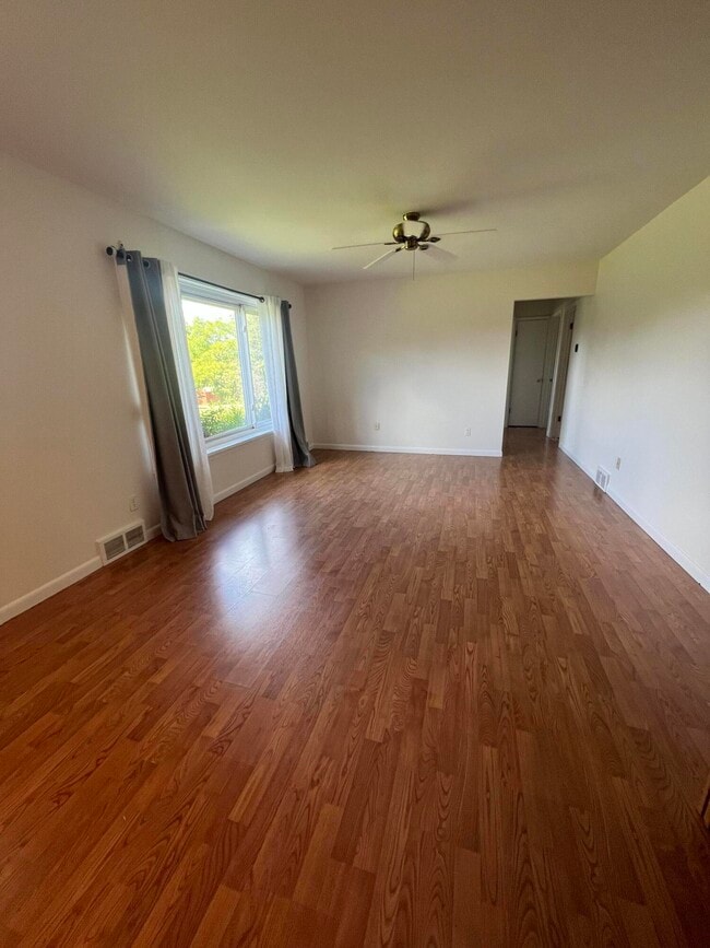 Photo - 8936 Huron River Dr