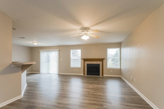 Photo - 443 Grabill Dr