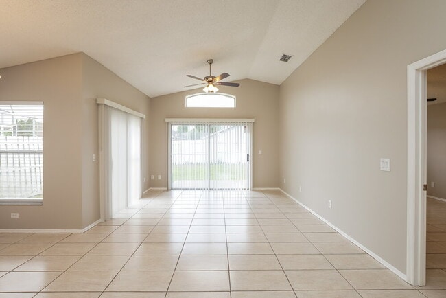 13318 Greenpointe Dr