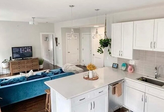 9 Upham Ave Unit 2