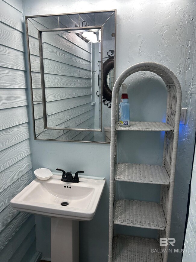 Photo - 22985 High Ridge Rd