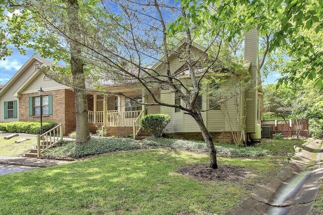 Photo - 816 Beazer Ln