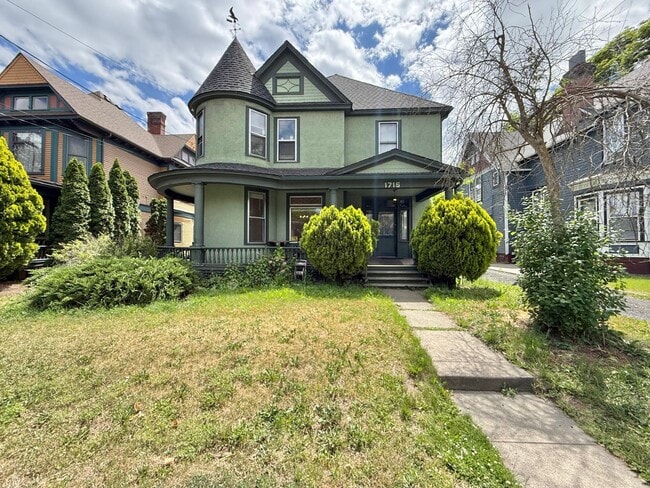 Building Photo - 1715 W Pacific Ave Unit 1