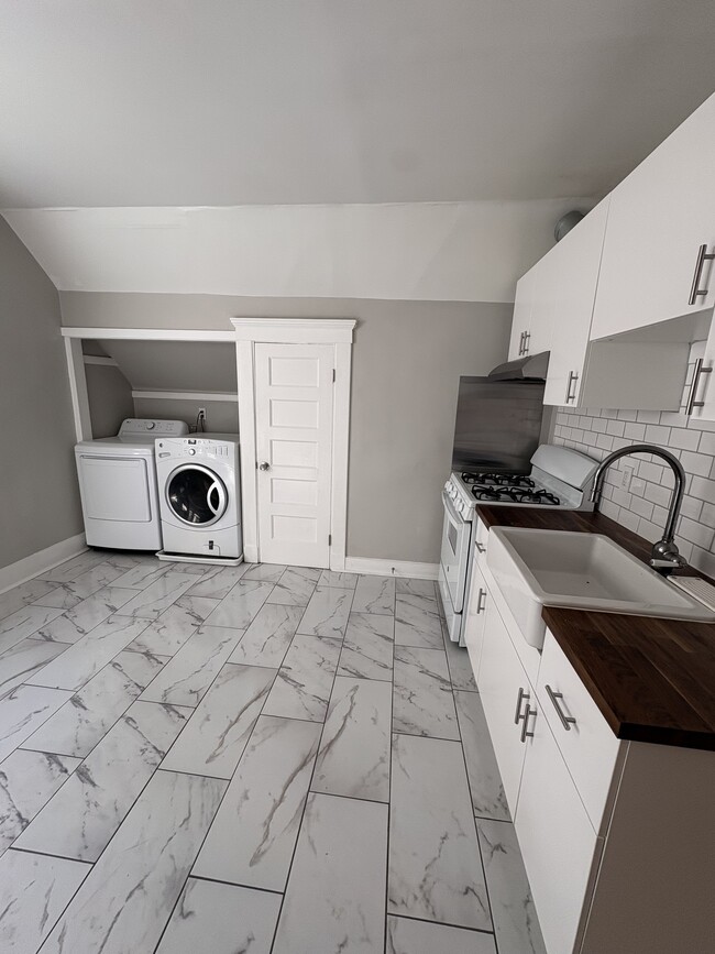208 Maple St Unit 3