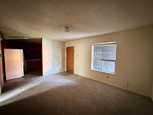 Photo - 425 W Avenue C Unit 3