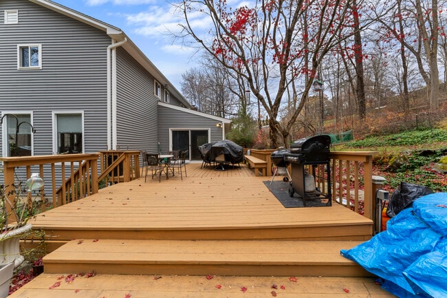 Photo - 8 Glenview Dr