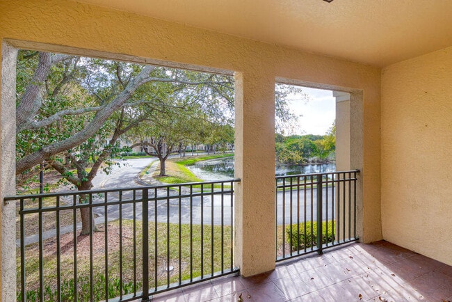 Photo - 2400 Centergate Dr