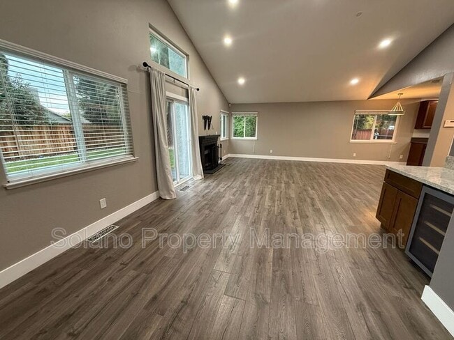 Photo - 921 Hickory Ave