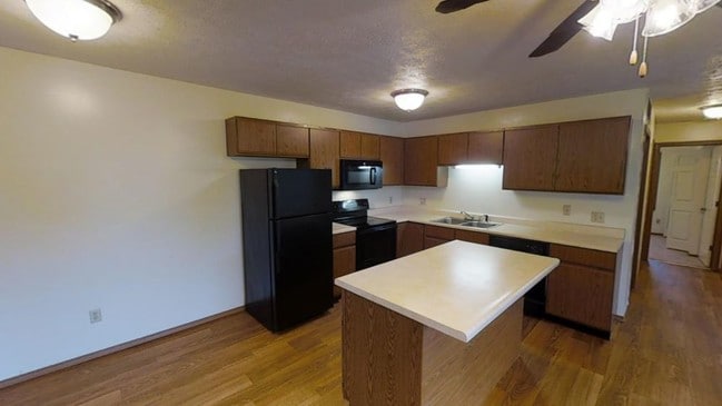 1206 Eastport