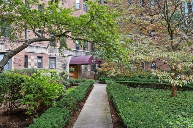 Photo - 300 Main St Unidad 3J