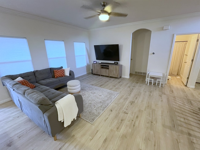 Photo - 8781 Jefferson Dr