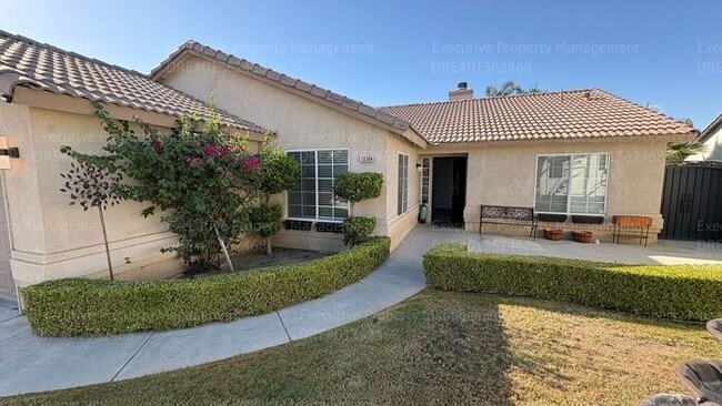 Photo - 3 bedroom 2 bathroom home located near Hageman Rd/ Old Farm Rd