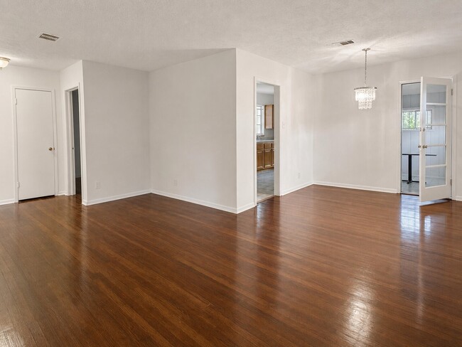 Photo - 5522 Nassau Rd