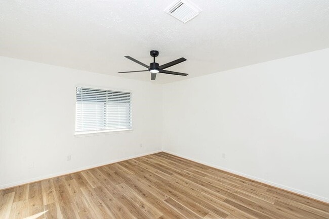 Photo - 3718 Brighton Ln