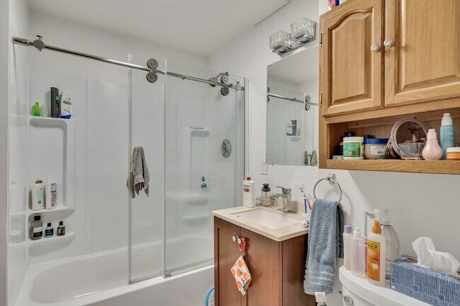 Photo - 14 Charnwood Rd Unit -