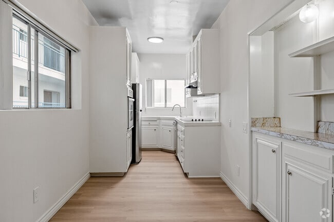 2BD, 2BA - 970SF - Kitchen