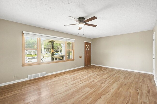 Photo - Modern Comfort meets Convenience - 3BR/2BA Duplex
