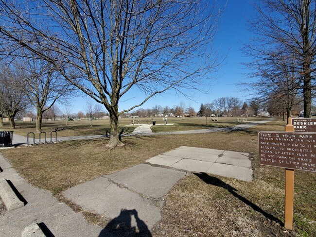 Photo - 1391 E Deshler Ave