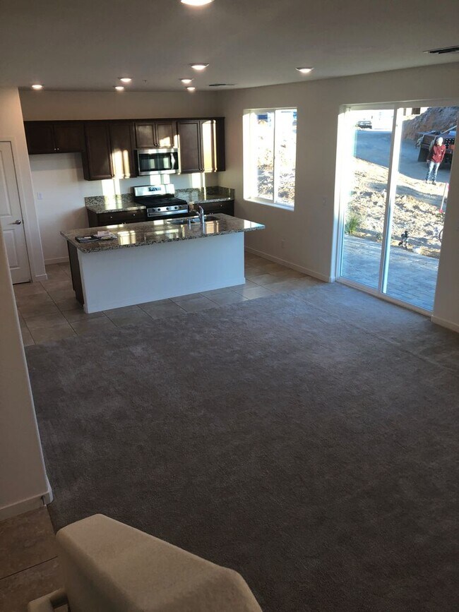 Photo - CORNER LOT - END UNIT - NO YARD TO MAINTAIN - GRANITE - STAINLESS - GATED