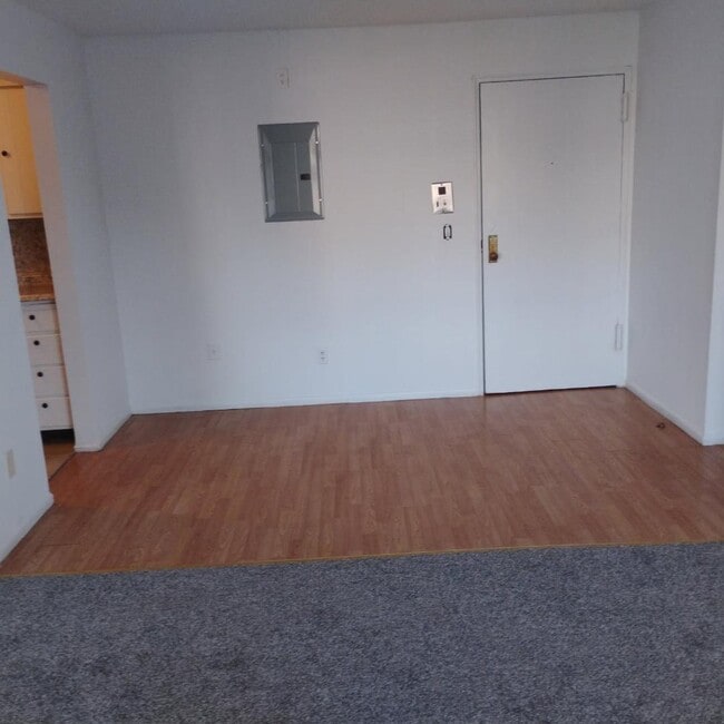 Building Photo - 1315 Noble Ave Unit B3