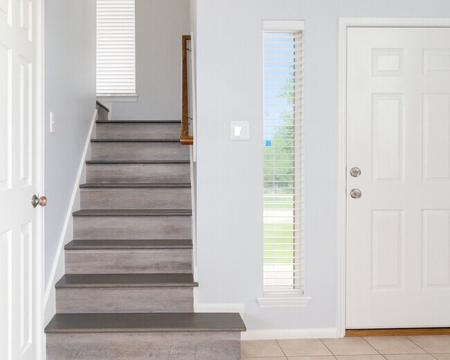 Photo - 29322 Fox River Dr