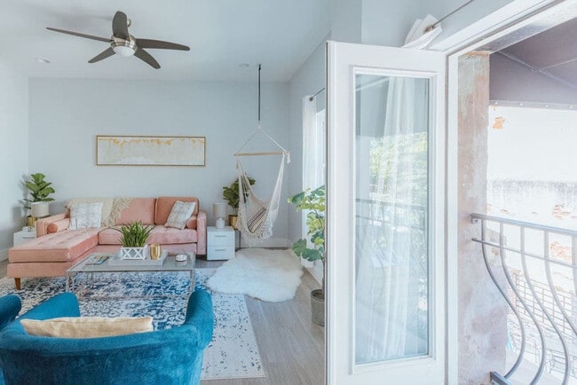 Building Photo - 202 E Main St Unit ID1397975P