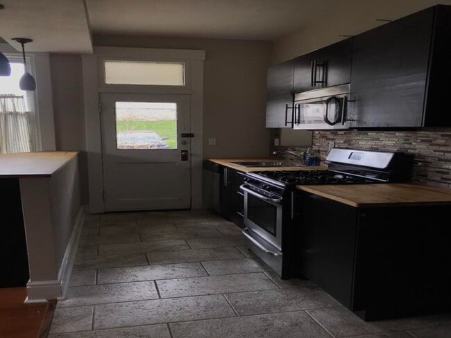 Photo - Available June 2026 - Gorgeous Mt. Washington Home w/ Lots of Charm!