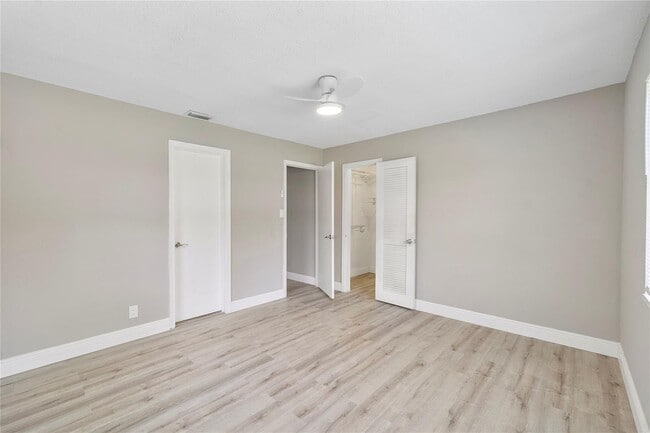 Photo - 5715 NW 72nd Ave