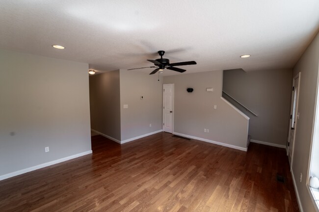 Photo - 97 Taylor Rae