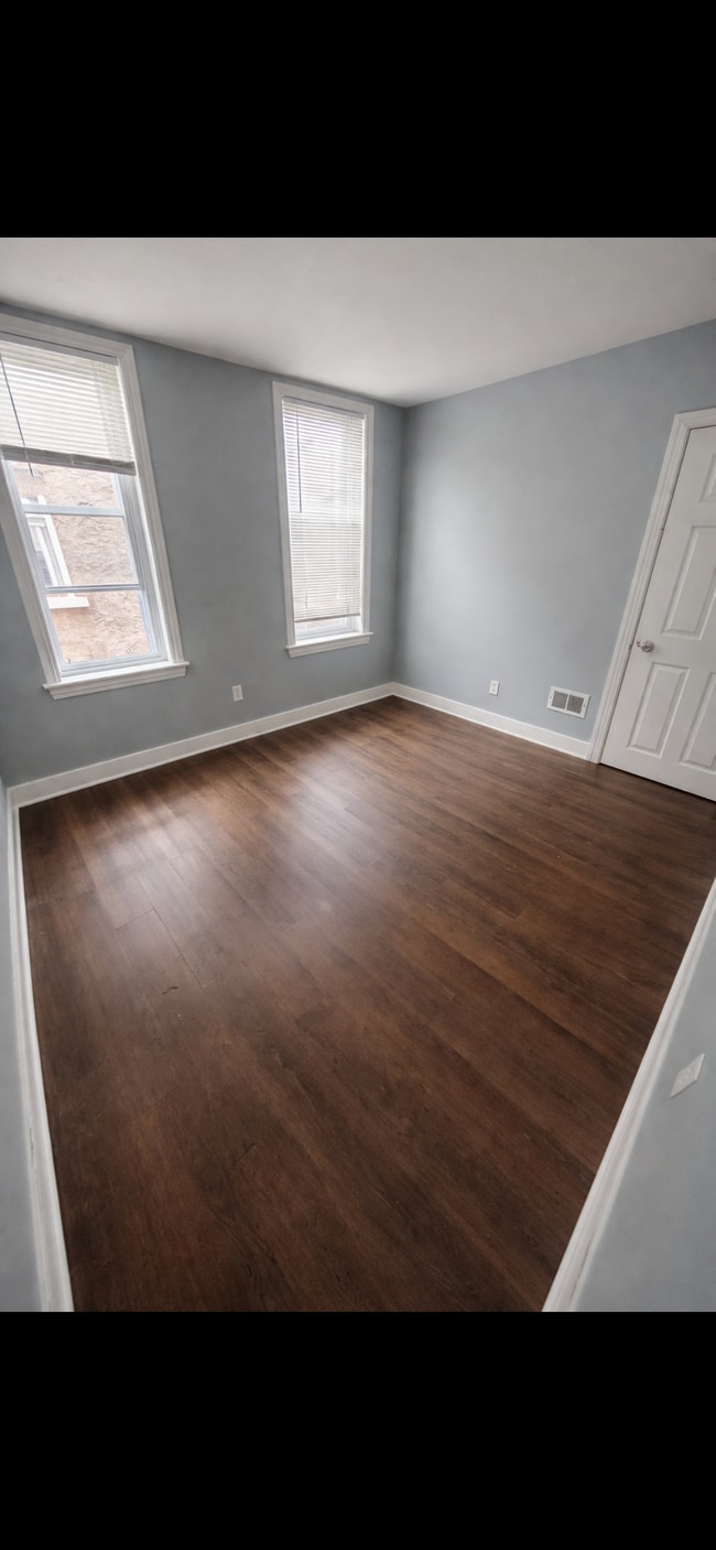 Photo - 616 W 6th St