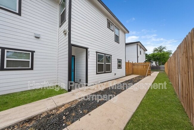 Photo - 323 Gabriel Unit 201