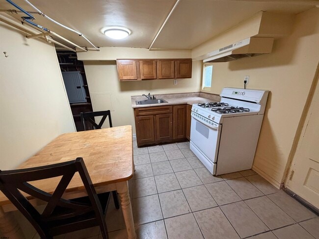 Photo - 15 N Windsor Ave Unit 1