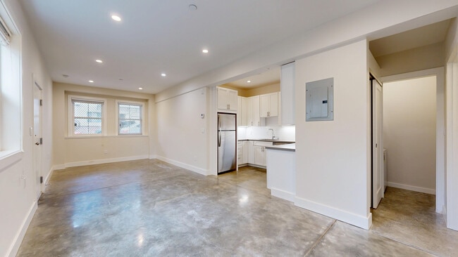 Building Photo - 737 Ashbury St Rental