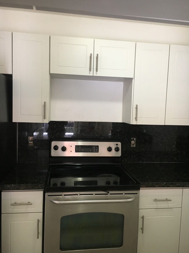 Kitchen - 6540 W 27th Ct Unit Lago Grande 22-56