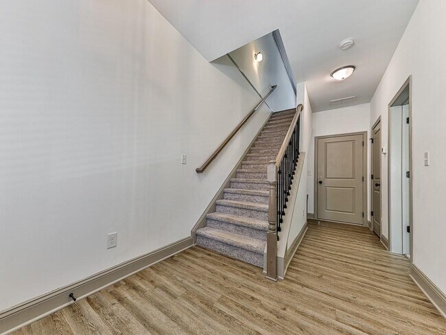 Photo - 419 Stovall Pl