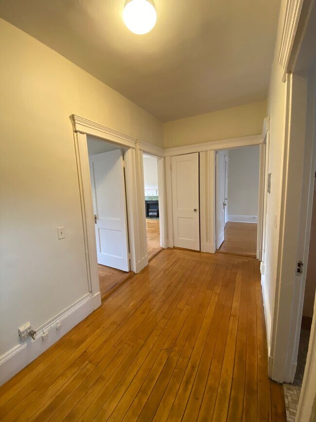 Photo - 1826 Beacon St