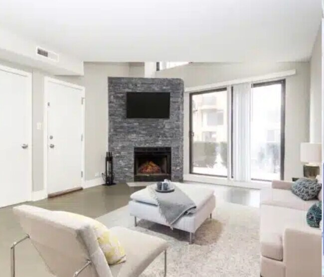 Photo - 934 W Grace St