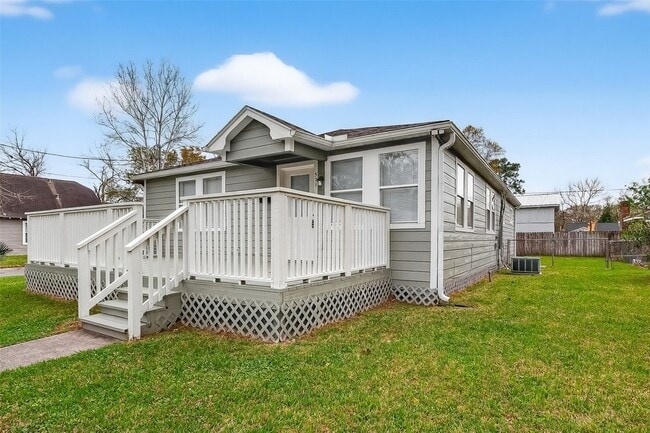 Photo - 521 Alford St