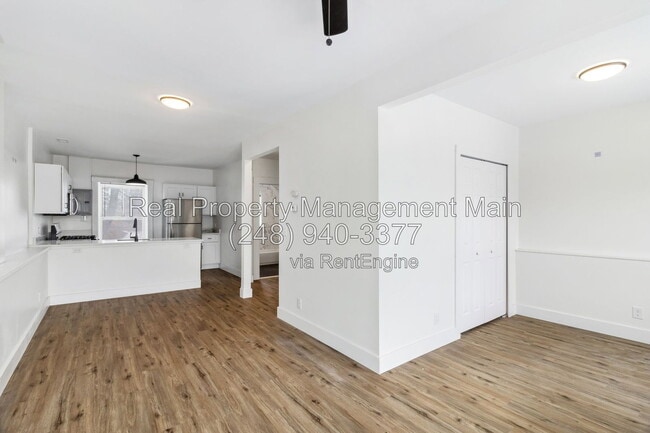 Building Photo - 1612 Bagley St Unit 2