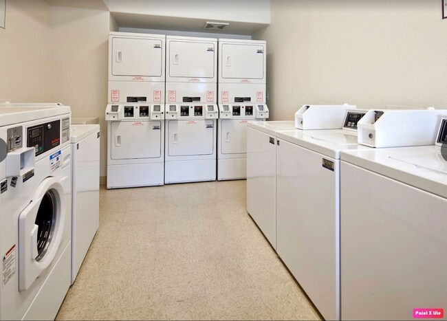 Photo - Shasta Courtyards