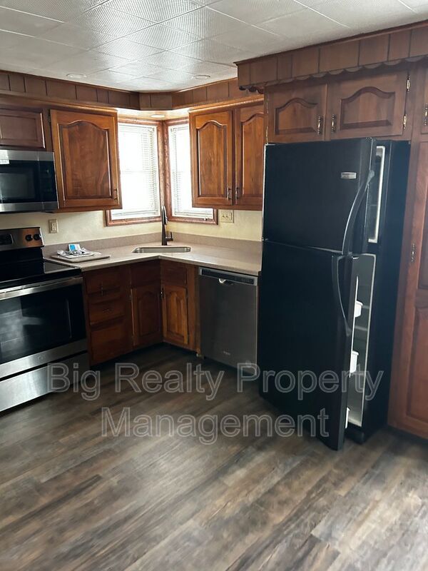 Photo - 88 N Main St
