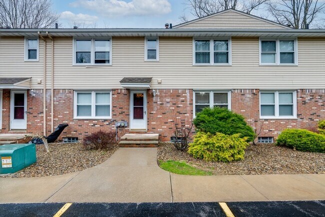 Photo - 5001 Manchester Rd