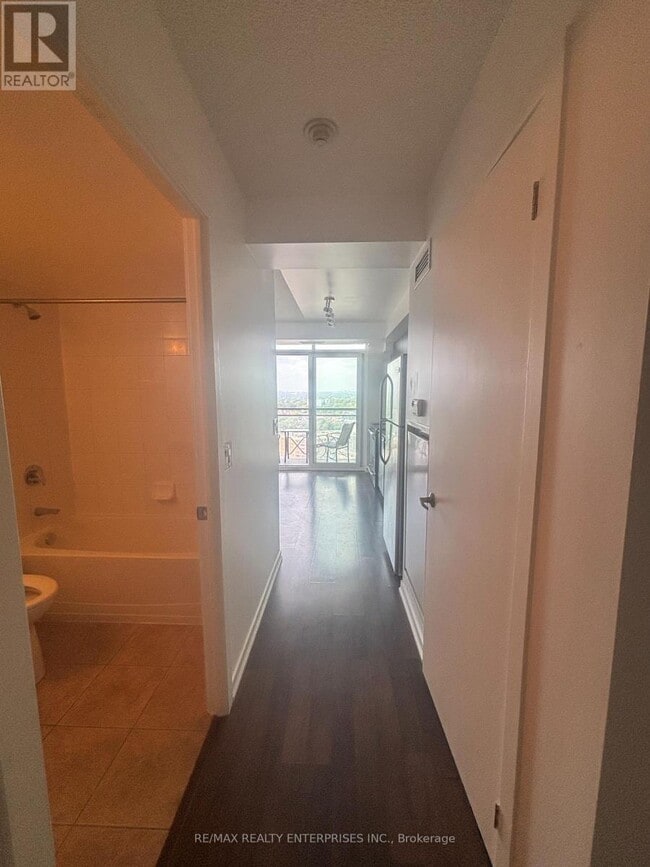 Photo - 38 Joe Shuster Way Unit 2009