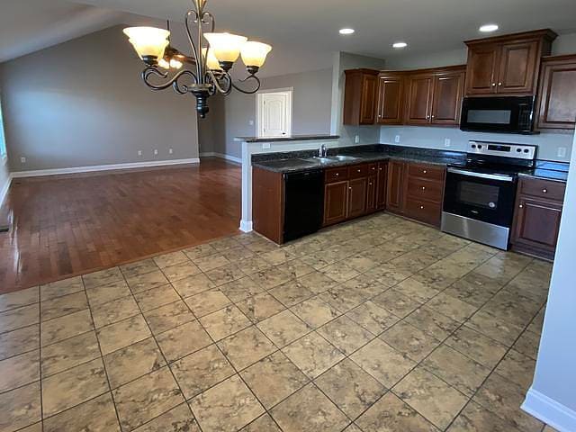 Photo - 911 Hidden Creek St