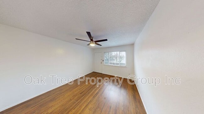 Photo - 1648 Russell St