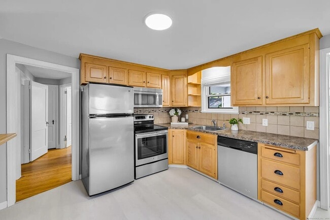 Photo - 153 Englewood Ave