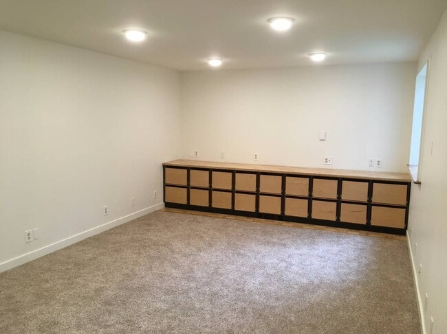 Building Photo - 14910 Bear Creek Rd NE Unit Upstairs Rental