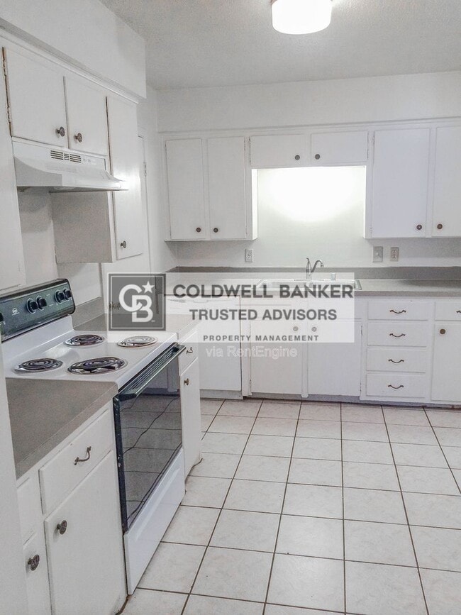 Photo - 1802 Elkhart Ave Unit Apartment A